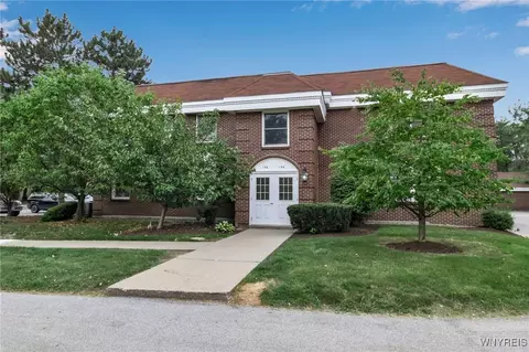 158 Charter Oaks Dr #A, Amherst, NY 14228
