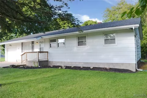 4900 Townline Rd, Cambria, NY 14094