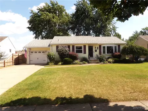 173 Coronation Dr, Amherst, NY 14226