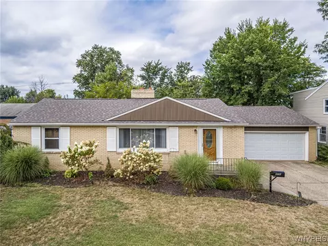 270 Maynard Dr, Amherst, NY 14226
