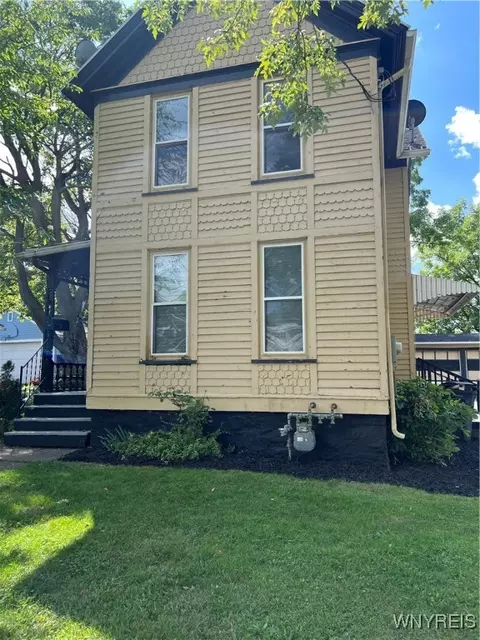 41 Maple St, Batavia, NY 14020