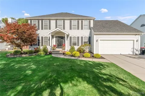 36 Hill Valley Dr, Lancaster, NY 14086