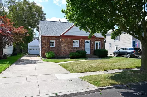 83 Clark St, Tonawanda, NY 14223