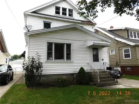 100 Shenandoah Rd, Buffalo, NY 14220