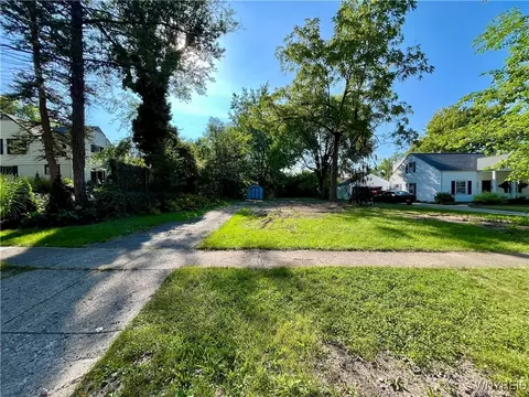 224 Hedstrom Dr, Amherst, NY 14226