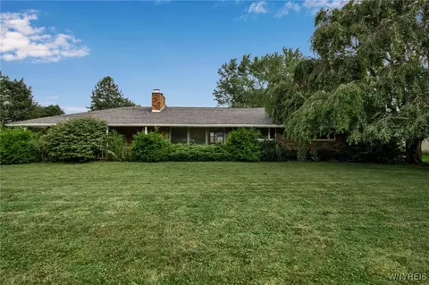 6234 New Taylor Rd, Orchard Park, NY 14127