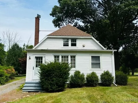 1400 Highland Pkwy, Evans, NY 14047