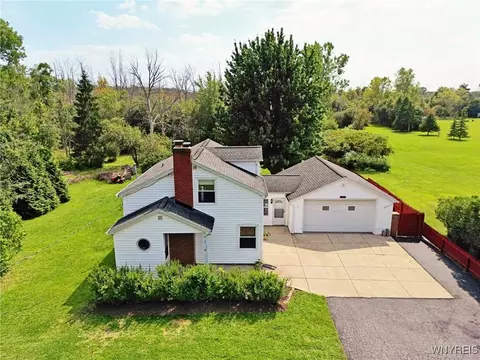 4150 Mapleton Rd, Pendleton, NY 14094