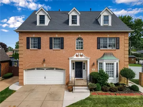 71 Lowell Rd, Buffalo, NY 14217