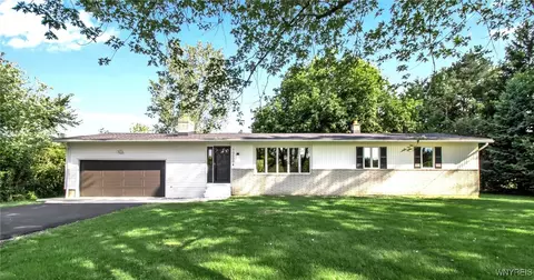 10500 Keller Rd, Clarence, NY 14031