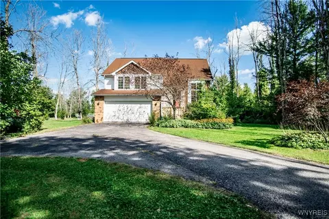 7545 Cedar St, Newstead, NY 14001