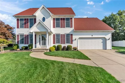 5 Lena Ct, West Seneca, NY 14224