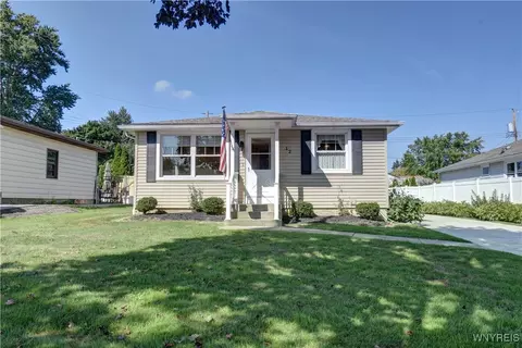 12 Fradine Dr, Cheektowaga, NY 14227