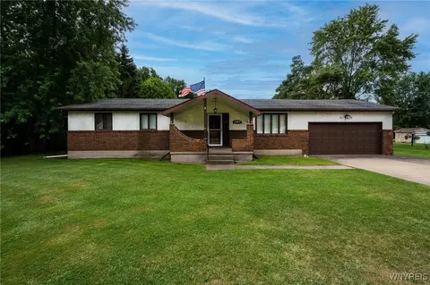 6953 Ralph Ct, Niagara, NY 14304