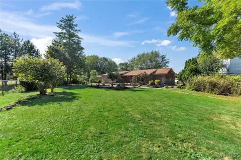 90 Deville Cir, Amherst, NY 14221 photo 27
