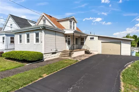 36 Bell Ave, Lackawanna, NY 14218