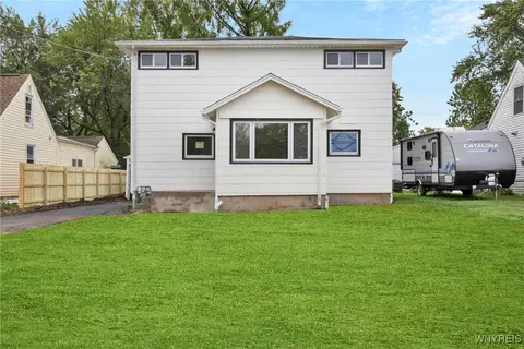 549 Longmeadow Rd, Amherst, NY 14226