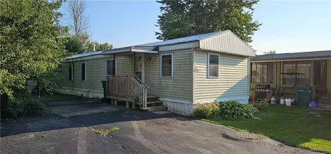 6763 Minnick Rd, Lockport, NY 14094
