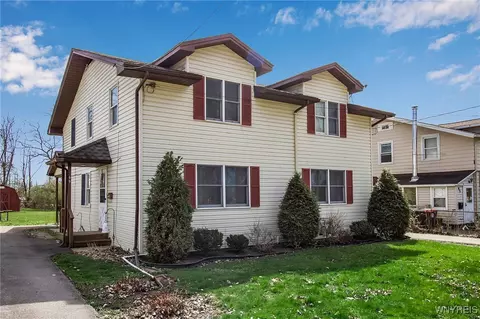 97 Livingston St, Lancaster, NY 14086