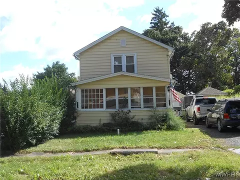 3 Robertson St, Royalton, NY 14105