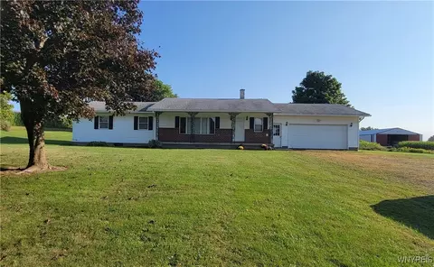 2630 Pee Dee Rd, Wethersfield, NY 14113