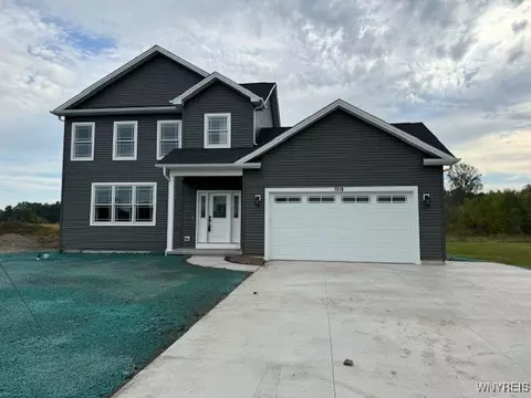 7019 Witmer Rd, Wheatfield, NY 14120