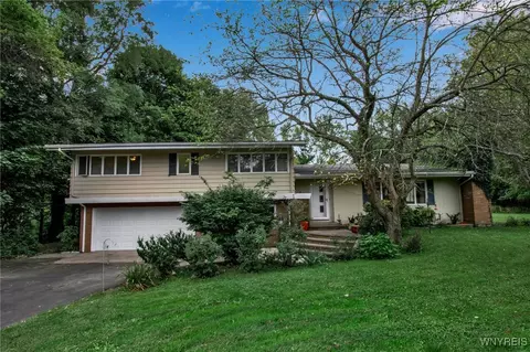 310 E Oak Orchard St, Shelby, NY 14103