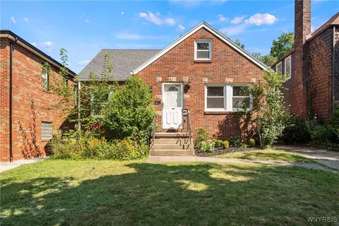 91 Windermere Blvd, Amherst, NY 14226