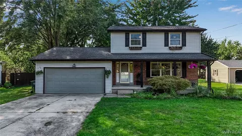 7264 Graydon Dr, Wheatfield, NY 14120