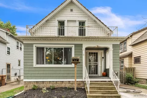 99 Ivanhoe Rd, Cheektowaga, NY 14215