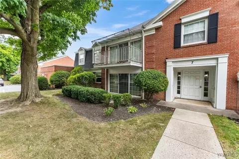 7 Homer Ln #B, Amherst, NY 14221