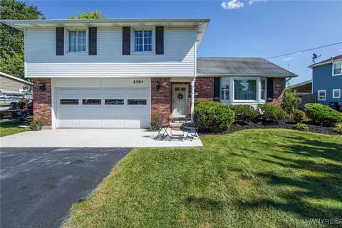2701 Stony Point Rd, Grand Island, NY 14072