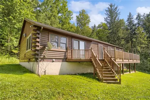 9756 Lake St, Machias, NY 14101