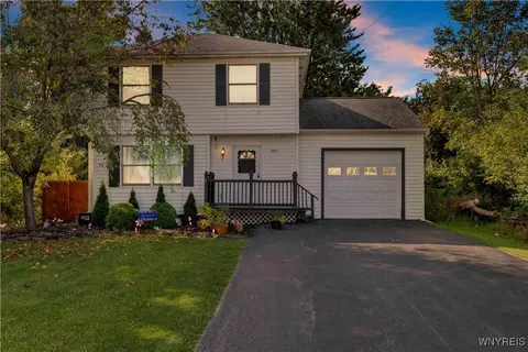 7715 4th Ave, Niagara, NY 14304