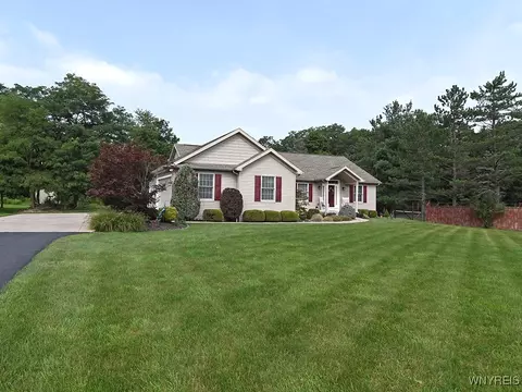 1631 Center St, Aurora, NY 14052