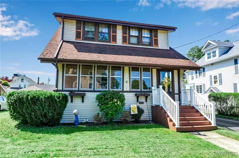31 Grove Ave, Lockport, NY 14094