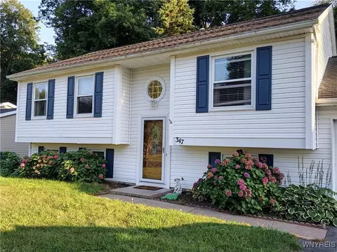 347 Parma View Dr, Parma, NY 14468 photo 2