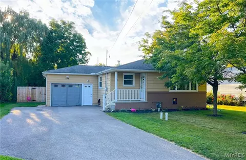 356 Seneca Pl, Lancaster, NY 14086
