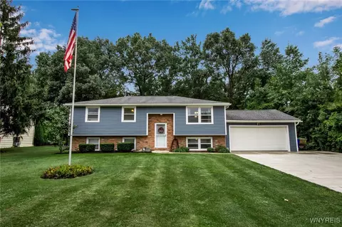 866 Swann Rd, Lewiston, NY 14092