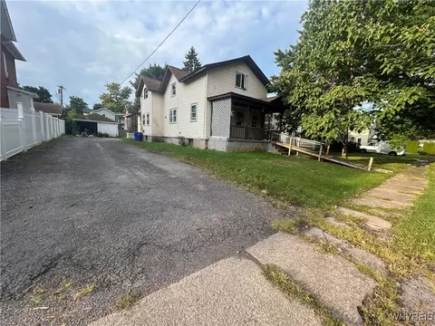 515 N Academy St, Ridgeway, NY 14103