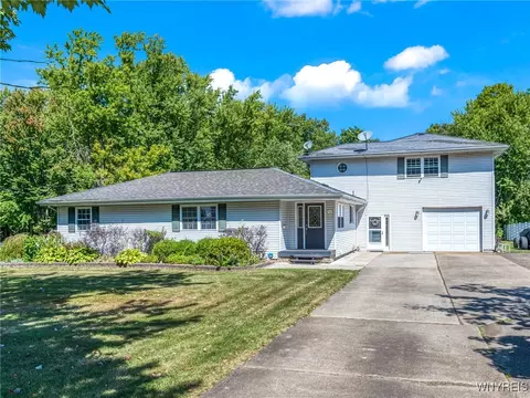 52 Robinson St, Hanover, NY 14136