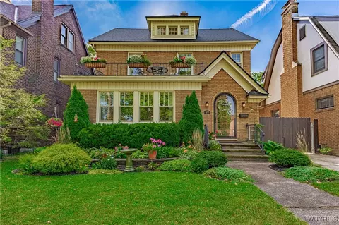 97 Hendricks Blvd, Amherst, NY 14226