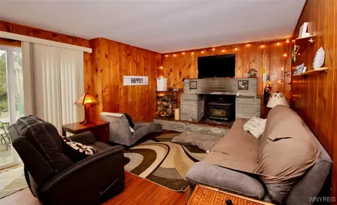 1561 War-moose Dr, Freedom, NY 14065 photo 4
