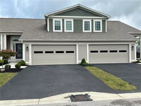 5 Mary Rachel Pl, Lancaster, NY 14086