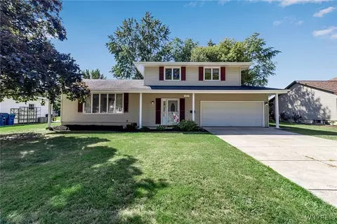 387 Willow Green Dr, Amherst, NY 14228
