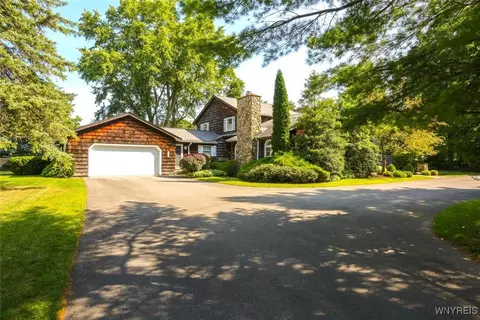 101 The Cmn, Amherst, NY 14221