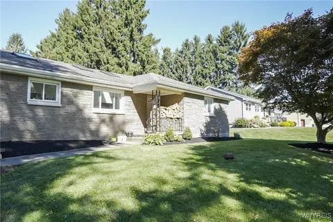 4060 Elma Rd, Buffalo, NY 14221