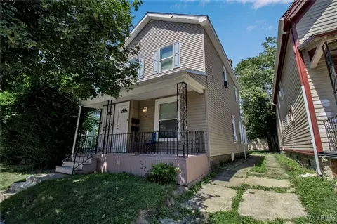 16 Arnold St, Buffalo, NY 14213