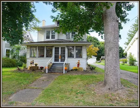 451 East Ave, Lockport, NY 14094