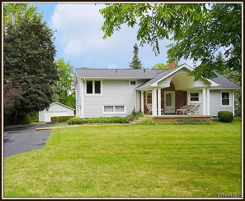 4826 Kraus Rd, Clarence, NY 14031